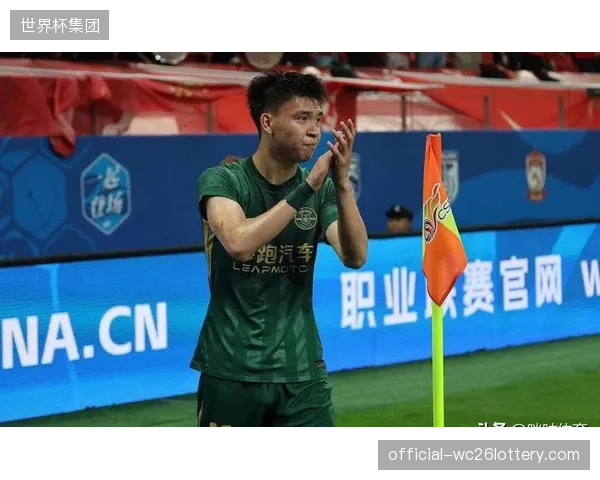 刘祝润与王钰栋等年轻球员在进攻端崭露头角。