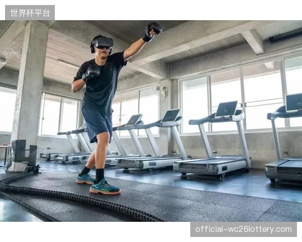 为何当前VR健身应用普遍陷入内容同质化的泥潭，导致用户在新鲜感消退后迅速流失？